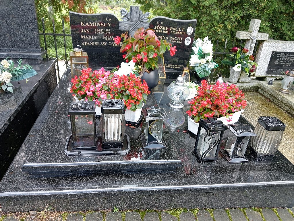 Grób Stanisław Kamiński