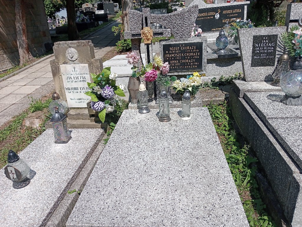 Grób Franciszek Chorąży